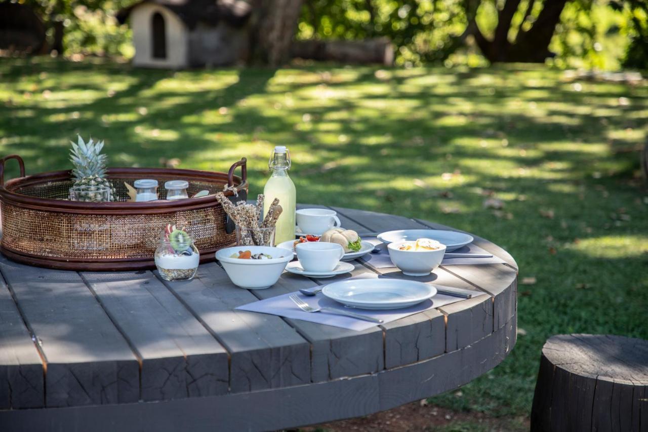 Oniropetra Boutique Hotel Karpenisi Ngoại thất bức ảnh