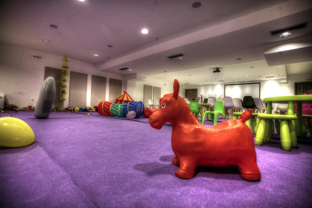 Oniropetra Boutique Hotel Karpenisi Ngoại thất bức ảnh
